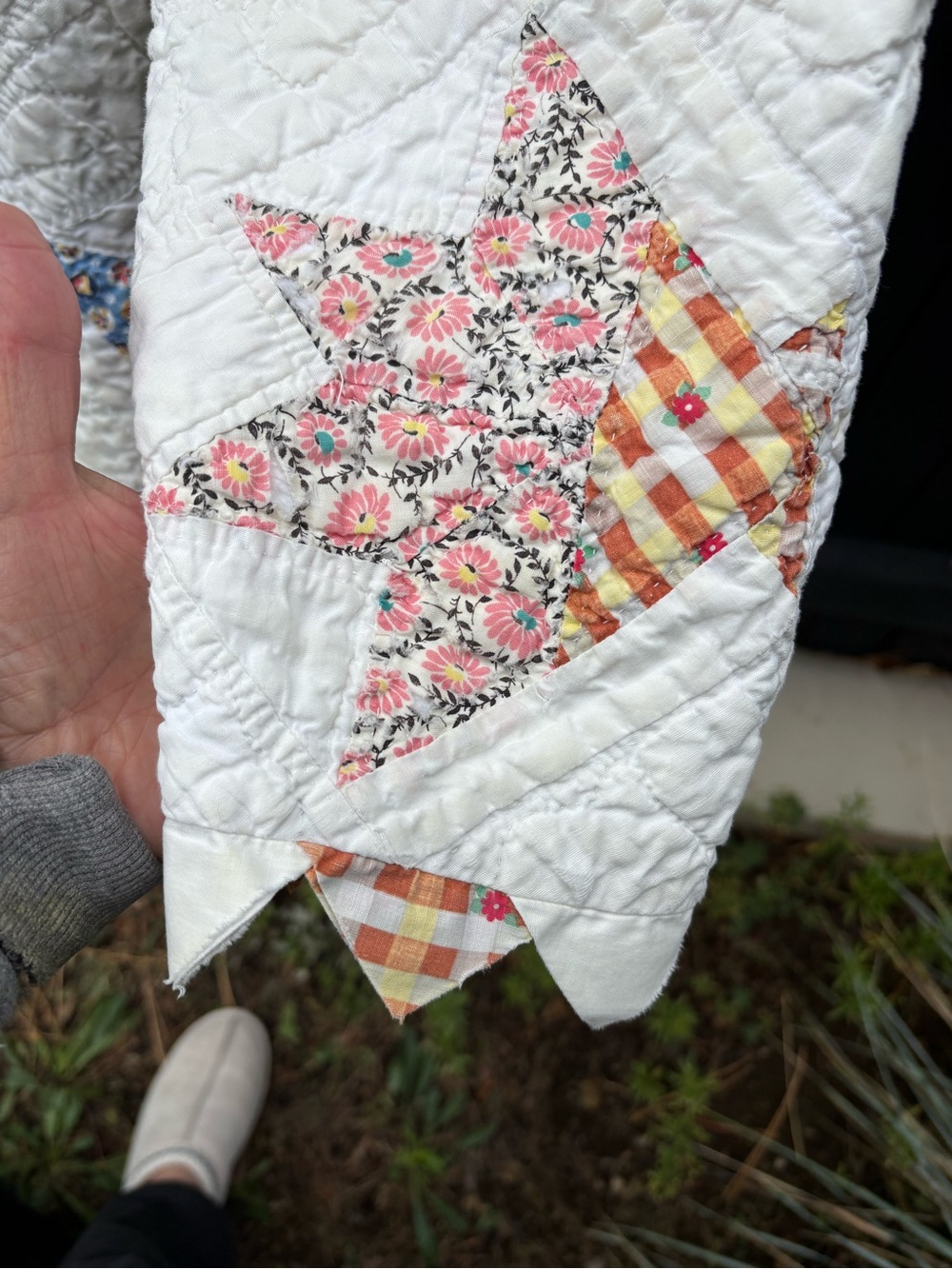 Vintage White Quilted Woman’s Hoodie - Picture 6 of 10